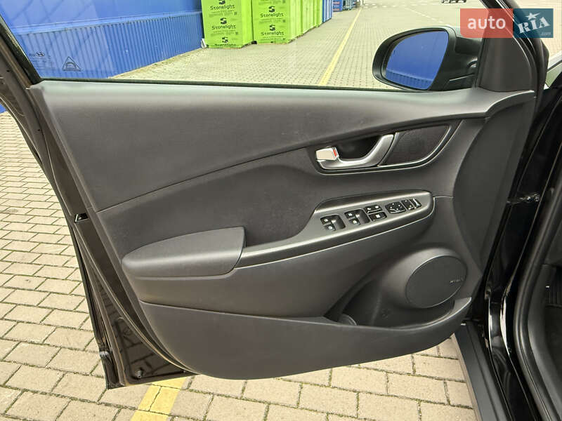 Внедорожник / Кроссовер Hyundai Kona 2022 в Дубно