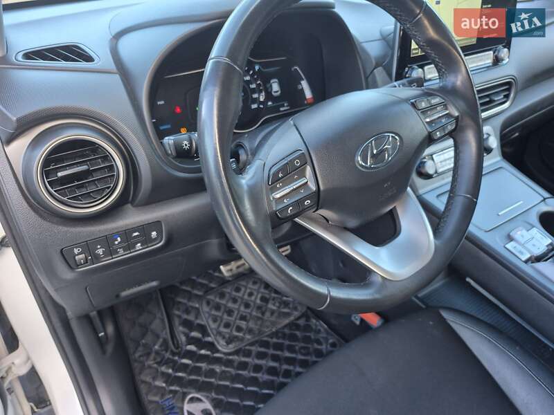 Внедорожник / Кроссовер Hyundai Kona 2020 в Тернополе