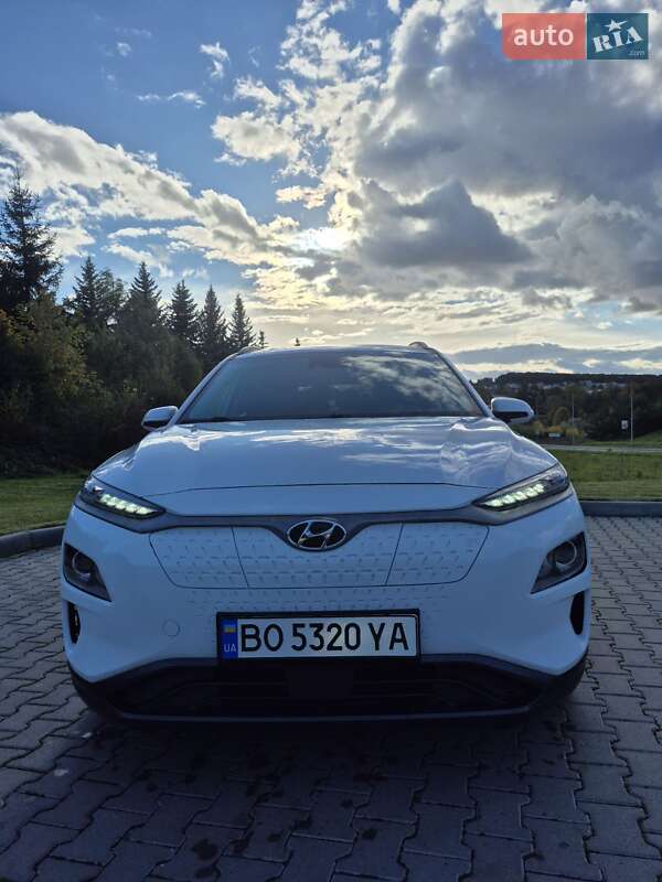 Внедорожник / Кроссовер Hyundai Kona 2020 в Тернополе