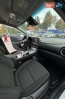 Внедорожник / Кроссовер Hyundai Kona 2020 в 