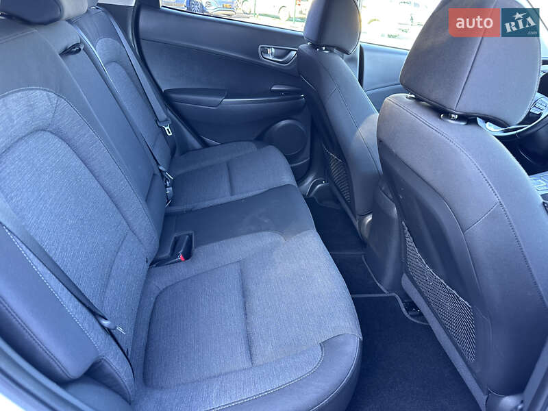 Внедорожник / Кроссовер Hyundai Kona 2021 в Львове