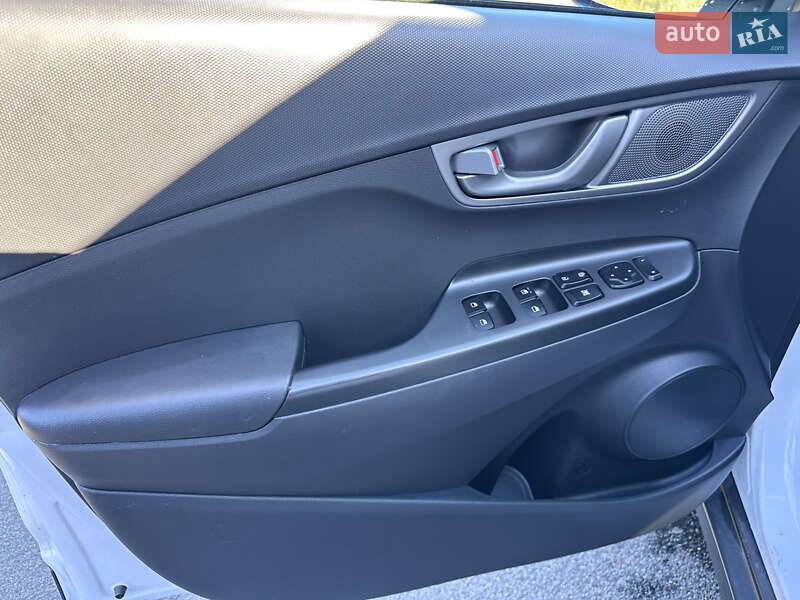 Внедорожник / Кроссовер Hyundai Kona 2021 в Львове