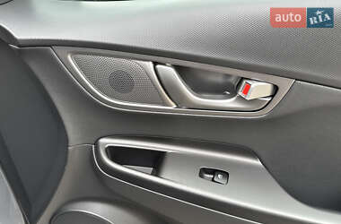 Внедорожник / Кроссовер Hyundai Kona 2020 в 