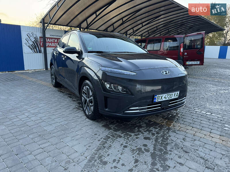 Внедорожник / Кроссовер Hyundai Kona 2023 в Хмельницком