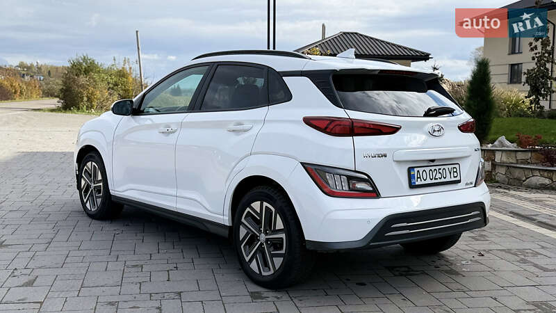 Внедорожник / Кроссовер Hyundai Kona 2022 в Хусте
