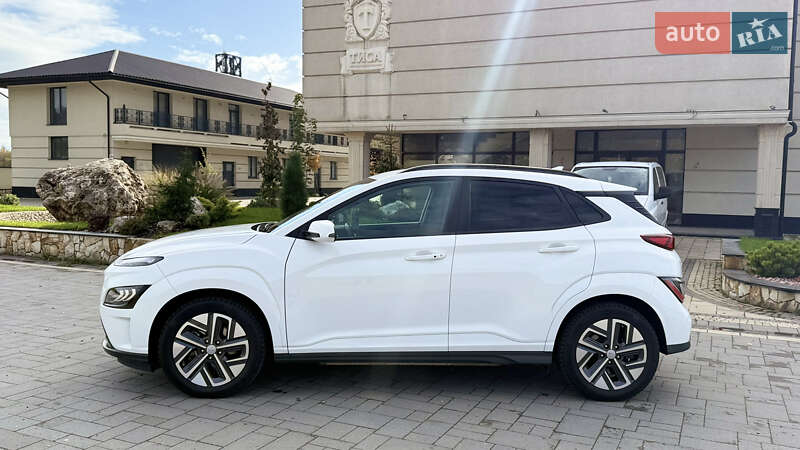 Внедорожник / Кроссовер Hyundai Kona 2022 в Хусте