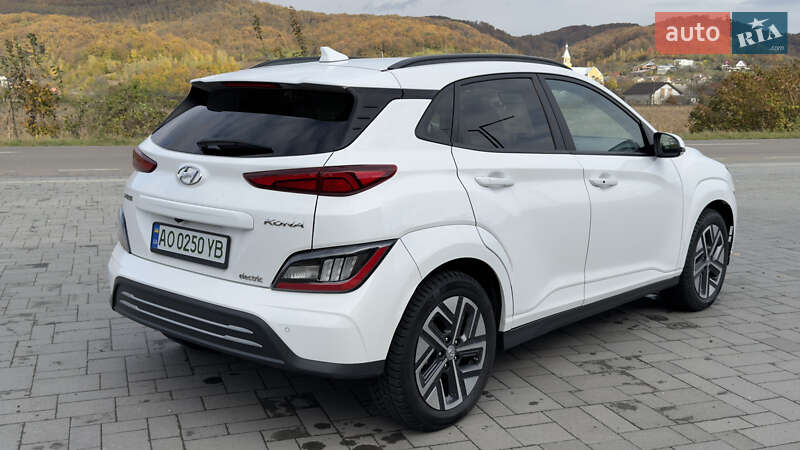 Внедорожник / Кроссовер Hyundai Kona 2022 в Хусте