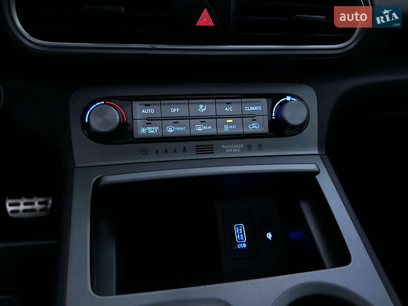 Позашляховик / Кросовер Hyundai Kona 2020 в Івано-Франківську