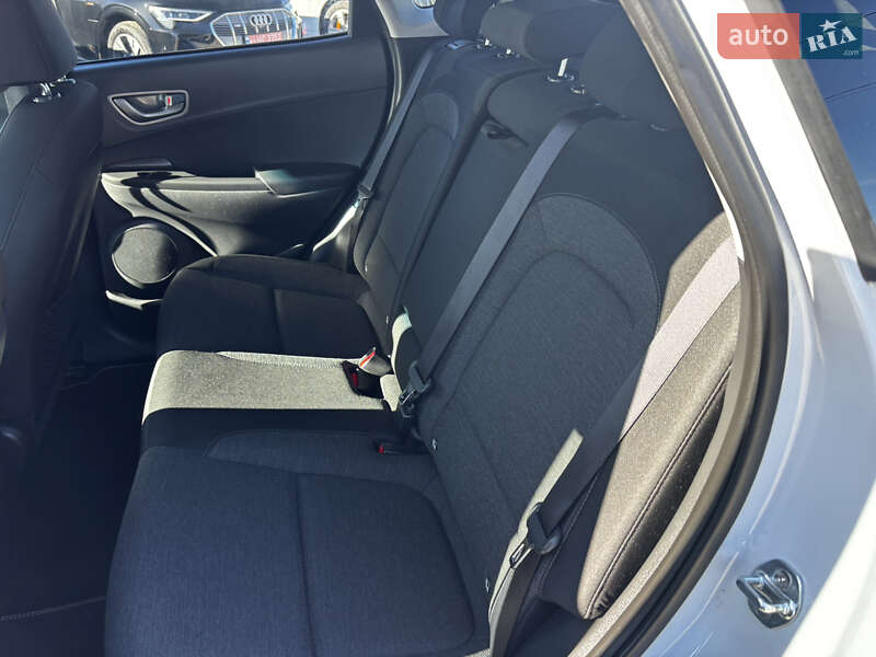 Внедорожник / Кроссовер Hyundai Kona 2021 в Львове