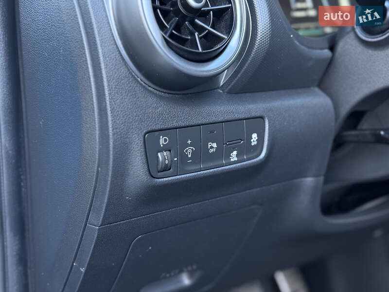 Позашляховик / Кросовер Hyundai Kona 2022 в Тернополі