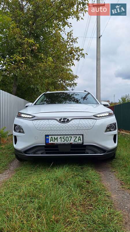 Внедорожник / Кроссовер Hyundai Kona 2020 в Радомышле