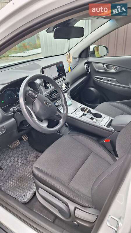 Внедорожник / Кроссовер Hyundai Kona 2020 в Радомышле