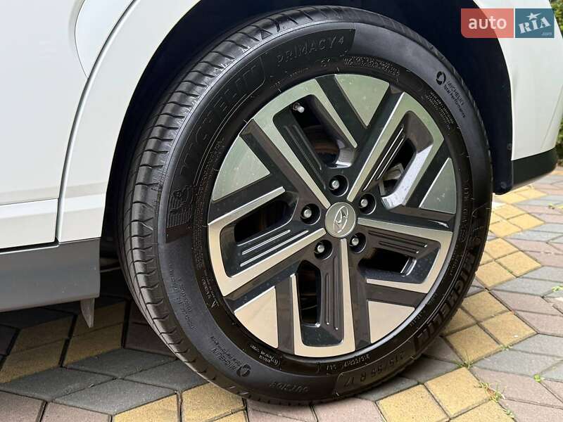 Внедорожник / Кроссовер Hyundai Kona 2022 в Самборе