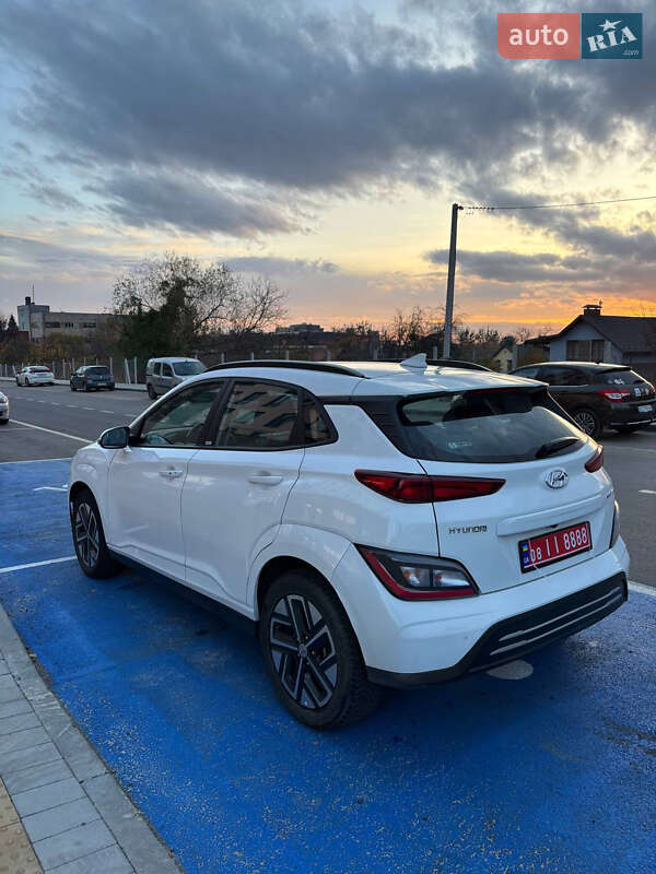 Внедорожник / Кроссовер Hyundai Kona 2022 в Львове