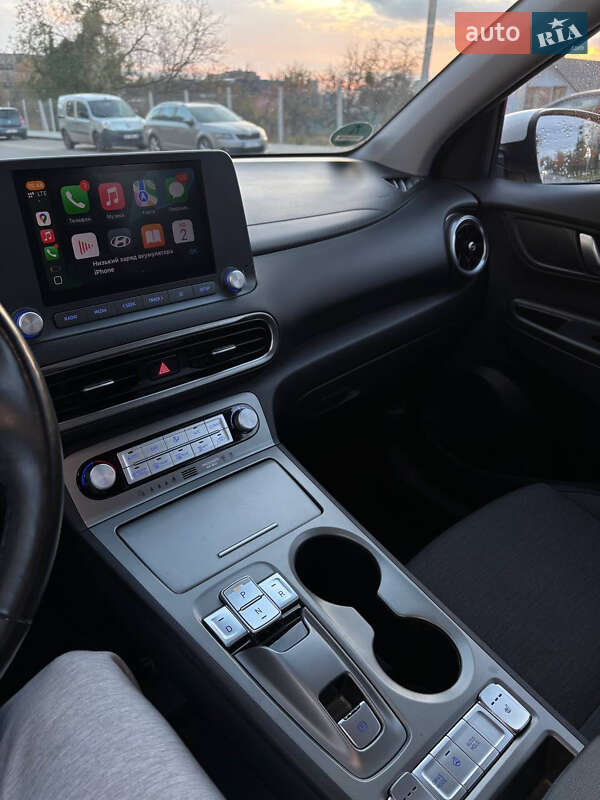 Внедорожник / Кроссовер Hyundai Kona 2022 в Львове