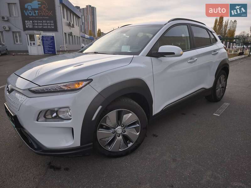 Внедорожник / Кроссовер Hyundai Kona 2020 в Киеве