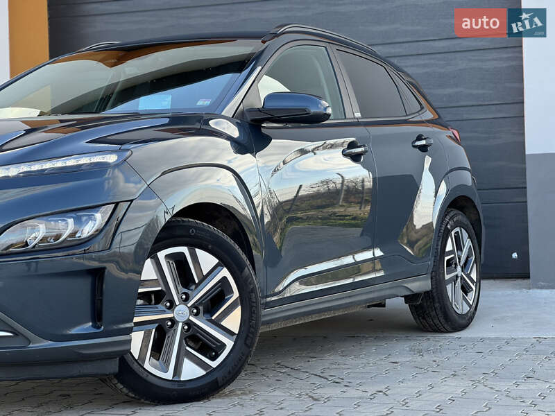 Внедорожник / Кроссовер Hyundai Kona 2022 в Ровно