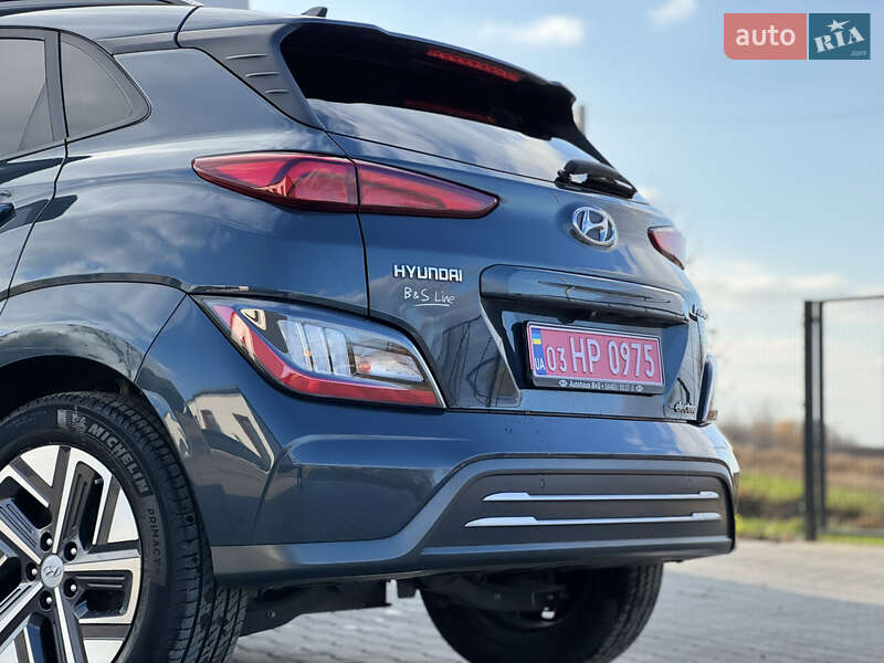 Внедорожник / Кроссовер Hyundai Kona 2022 в Ровно