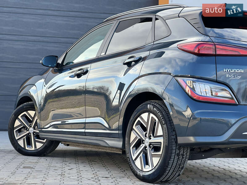 Внедорожник / Кроссовер Hyundai Kona 2022 в Ровно