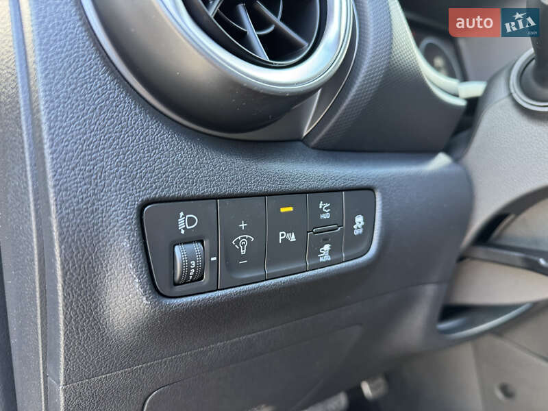 Внедорожник / Кроссовер Hyundai Kona 2022 в Ровно