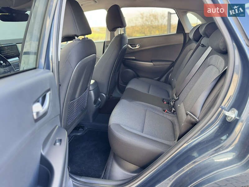 Внедорожник / Кроссовер Hyundai Kona 2022 в Ровно