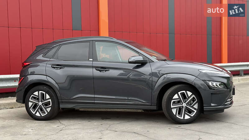 Внедорожник / Кроссовер Hyundai Kona 2021 в Киеве