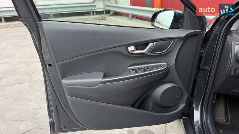 Внедорожник / Кроссовер Hyundai Kona 2021 в Киеве