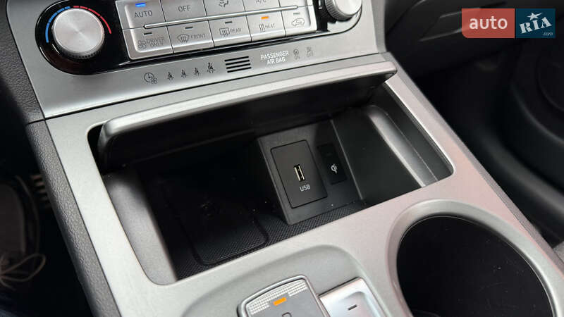 Внедорожник / Кроссовер Hyundai Kona 2021 в Киеве