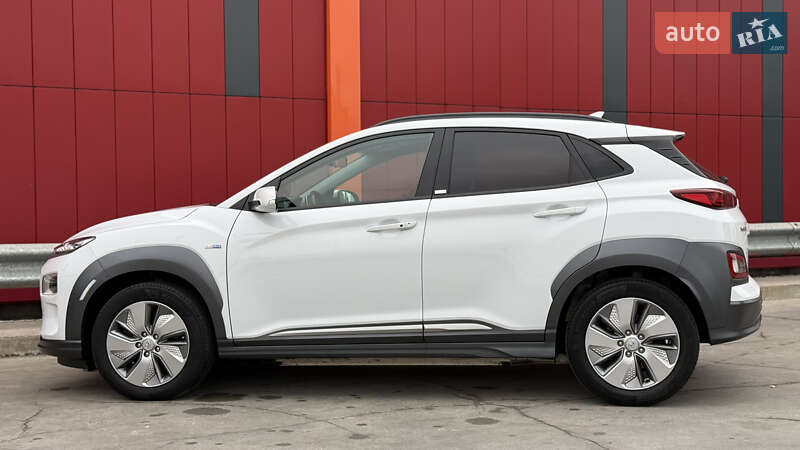 Внедорожник / Кроссовер Hyundai Kona 2020 в Киеве