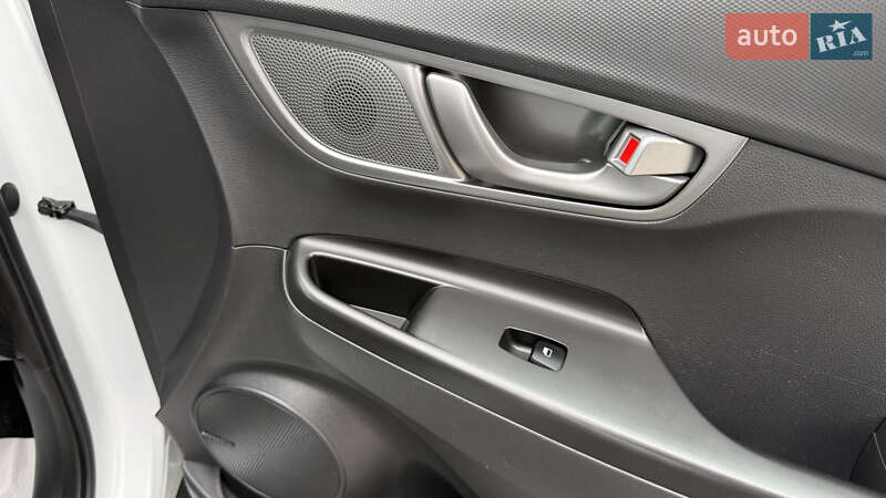 Внедорожник / Кроссовер Hyundai Kona 2020 в Киеве