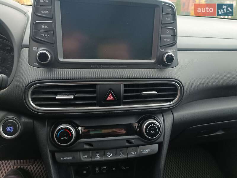 Внедорожник / Кроссовер Hyundai Kona 2020 в Киеве