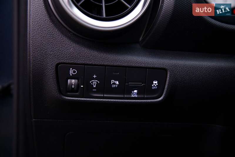 Внедорожник / Кроссовер Hyundai Kona 2023 в Бердичеве