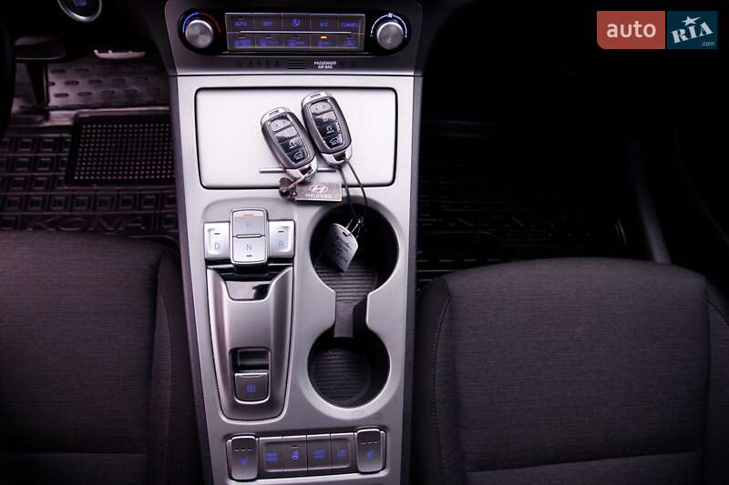 Внедорожник / Кроссовер Hyundai Kona 2023 в Бердичеве