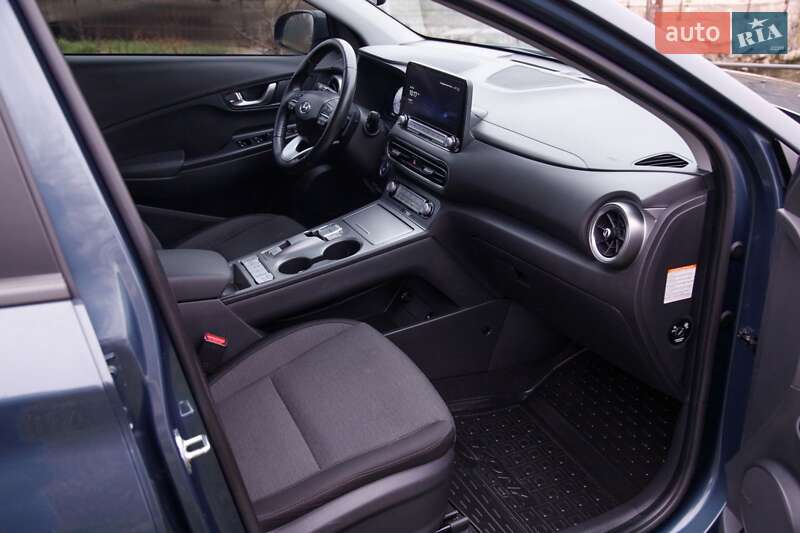 Внедорожник / Кроссовер Hyundai Kona 2023 в Бердичеве