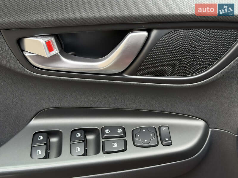 Внедорожник / Кроссовер Hyundai Kona 2021 в Самборе