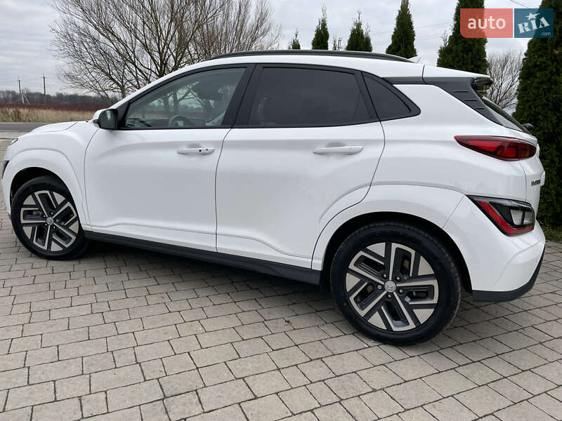 Внедорожник / Кроссовер Hyundai Kona 2022 в Львове