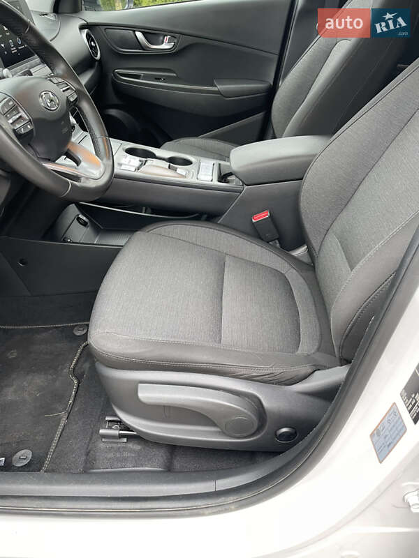 Внедорожник / Кроссовер Hyundai Kona 2022 в Львове