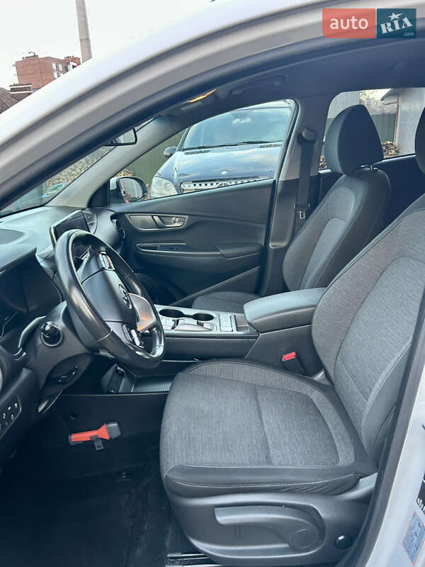 Внедорожник / Кроссовер Hyundai Kona 2020 в Хмельницком