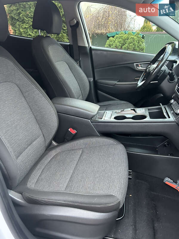 Внедорожник / Кроссовер Hyundai Kona 2020 в Хмельницком