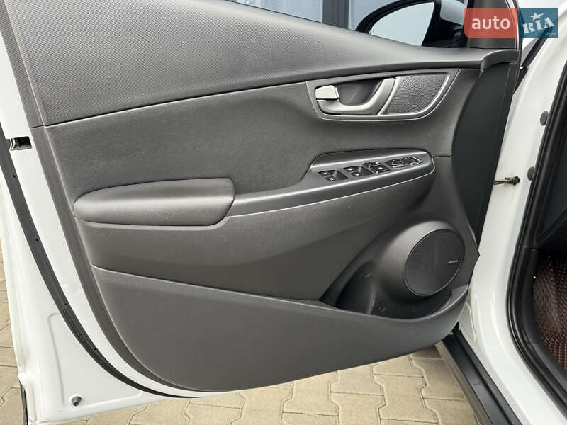 Внедорожник / Кроссовер Hyundai Kona 2018 в Тернополе