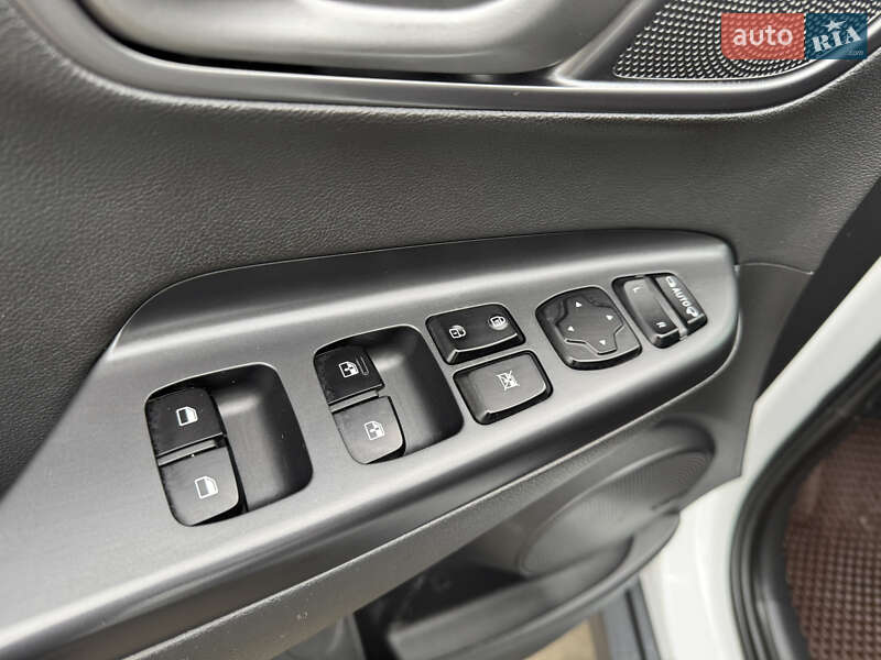 Внедорожник / Кроссовер Hyundai Kona 2018 в Тернополе