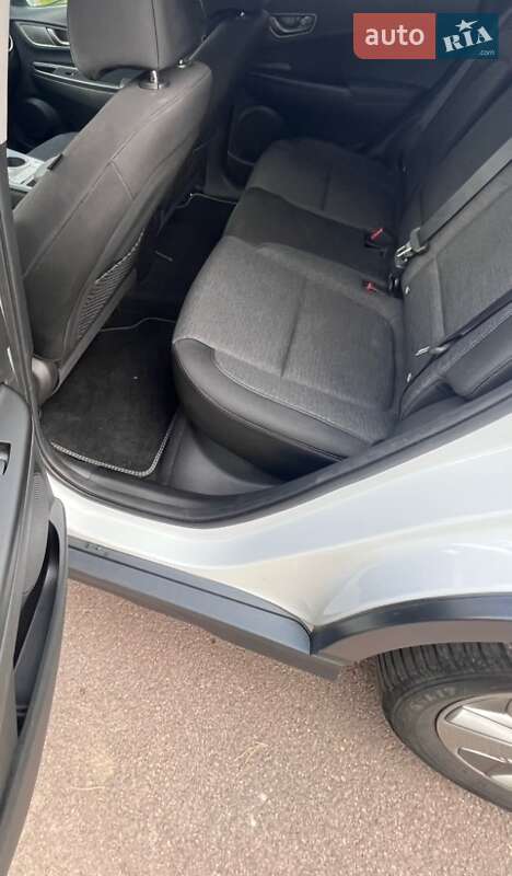 Внедорожник / Кроссовер Hyundai Kona 2020 в Житомире