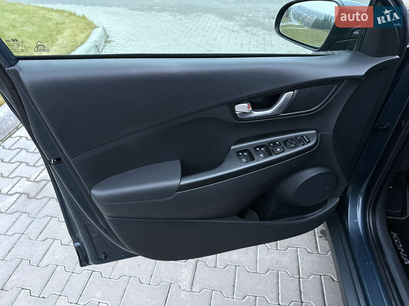 Внедорожник / Кроссовер Hyundai Kona 2023 в Тернополе