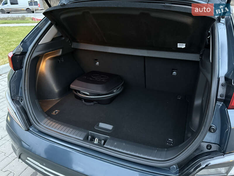 Внедорожник / Кроссовер Hyundai Kona 2023 в Тернополе