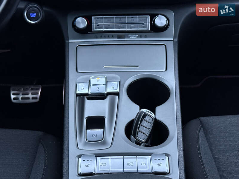 Внедорожник / Кроссовер Hyundai Kona 2023 в Тернополе