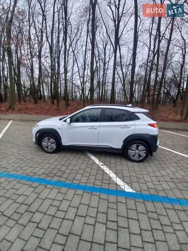 Внедорожник / Кроссовер Hyundai Kona 2020 в Львове фото 4 Внедорожник / Кроссовер Hyundai Kona 2020 в Львове