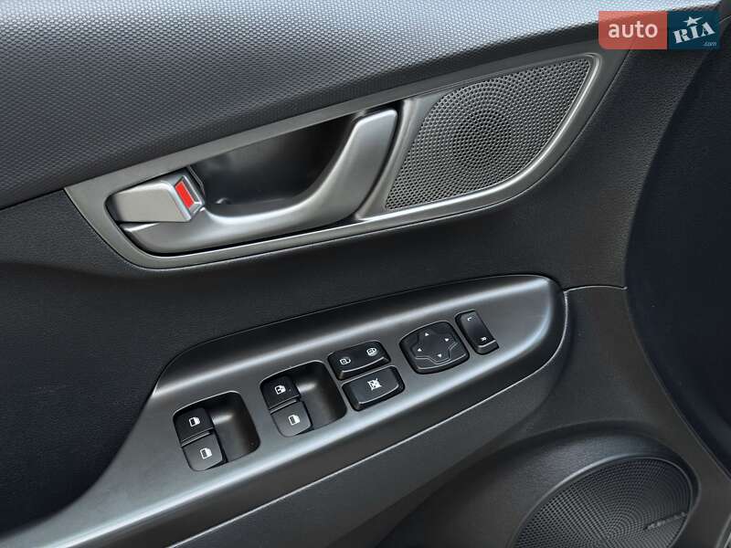 Внедорожник / Кроссовер Hyundai Kona 2020 в Тернополе