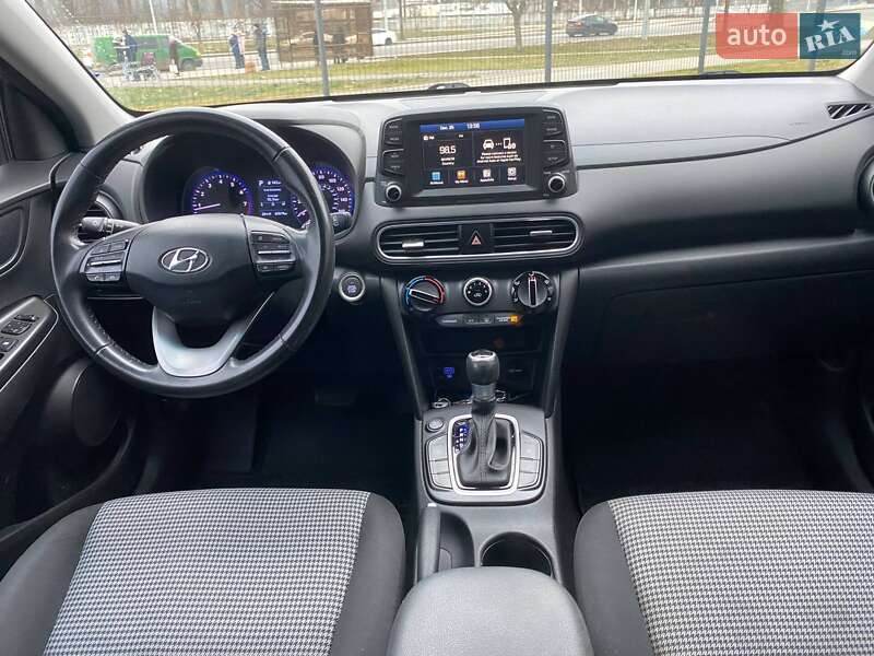 Внедорожник / Кроссовер Hyundai Kona 2020 в Киеве