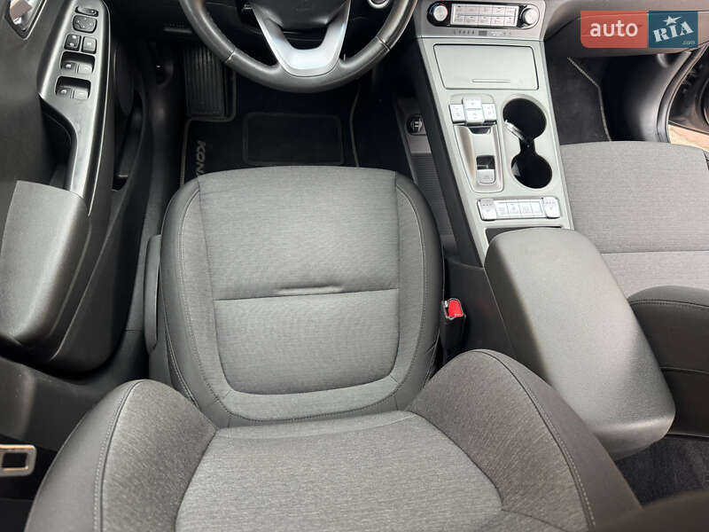 Внедорожник / Кроссовер Hyundai Kona 2022 в Ровно