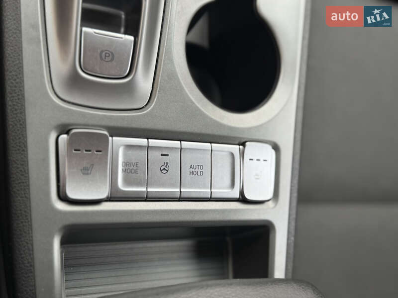 Внедорожник / Кроссовер Hyundai Kona 2022 в Ровно